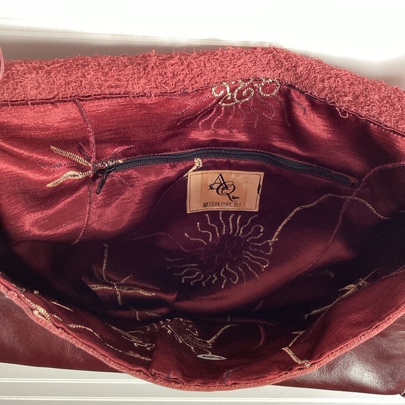 AQ Inc Leather Crossbody Bag with Jemstone and beads. Fringe Bag. Western Style - Picture 13 of 15